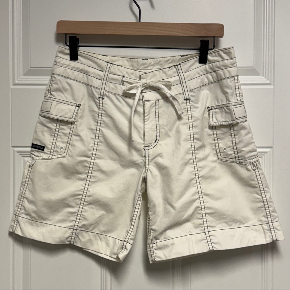 Athleta White Adjustable Length Shorts with Green Stitching, Size 4